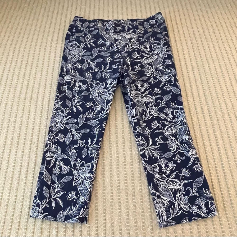 Rafaella Comfort Navy and White Floral Capri Stretch Pants - Size: 12